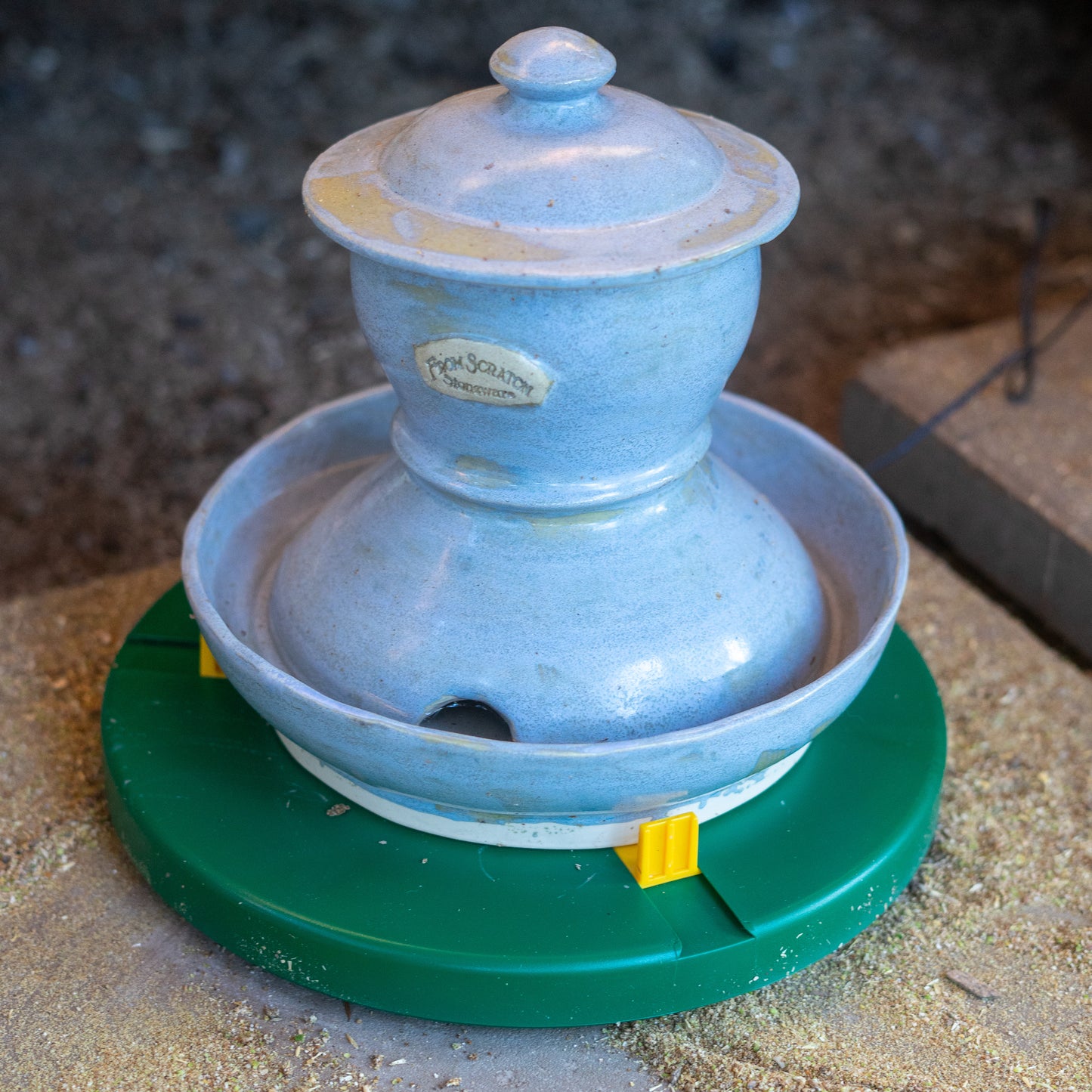 HEATED BASE FOR WATERER