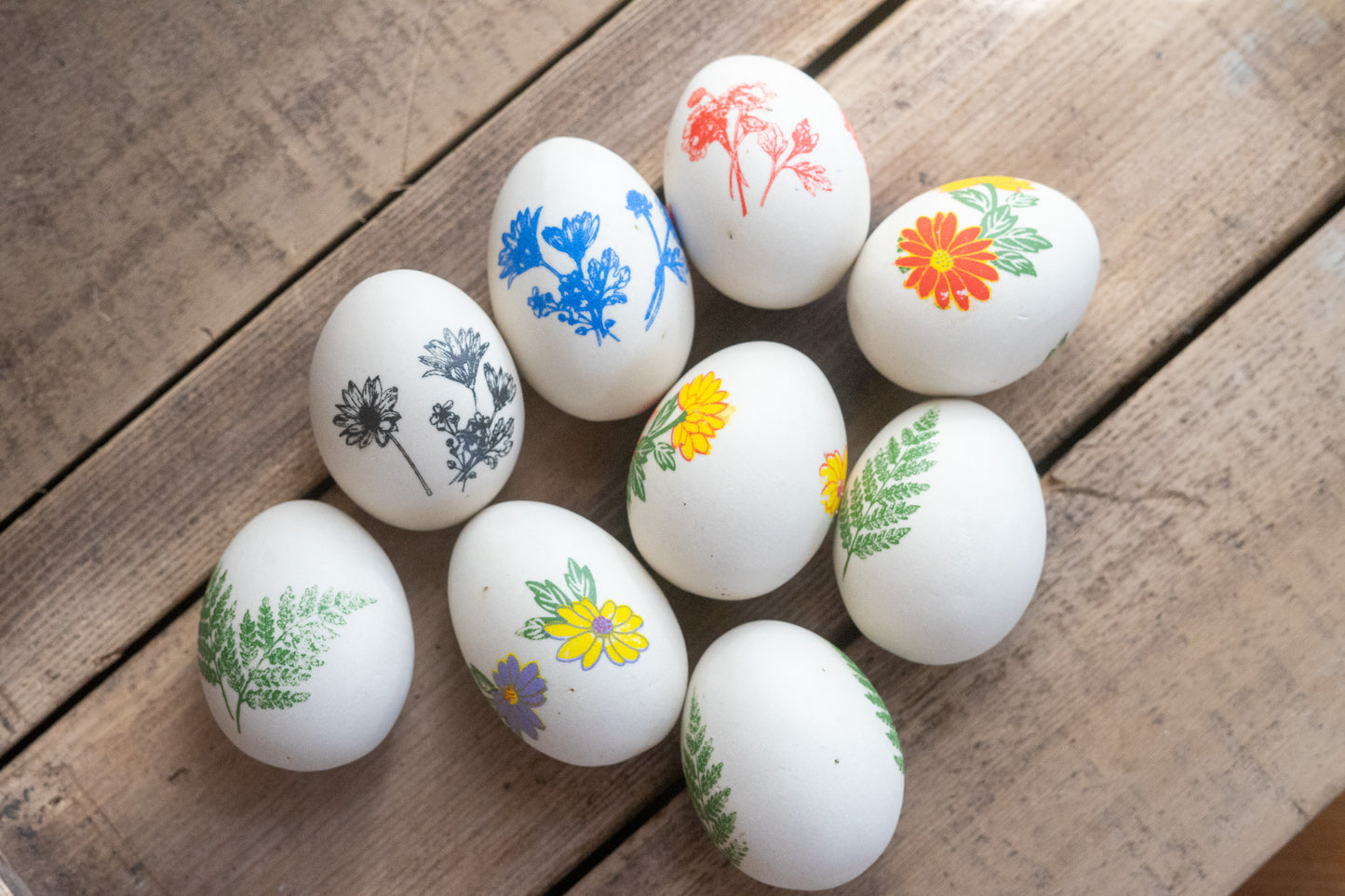 CERAMIC NEST EGG SET- DECORATED