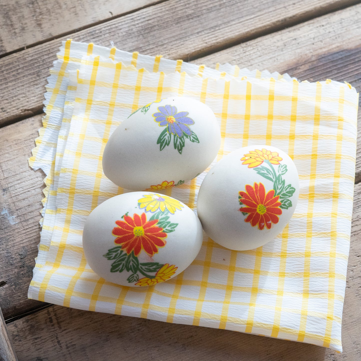 CERAMIC NEST EGG SET- DECORATED